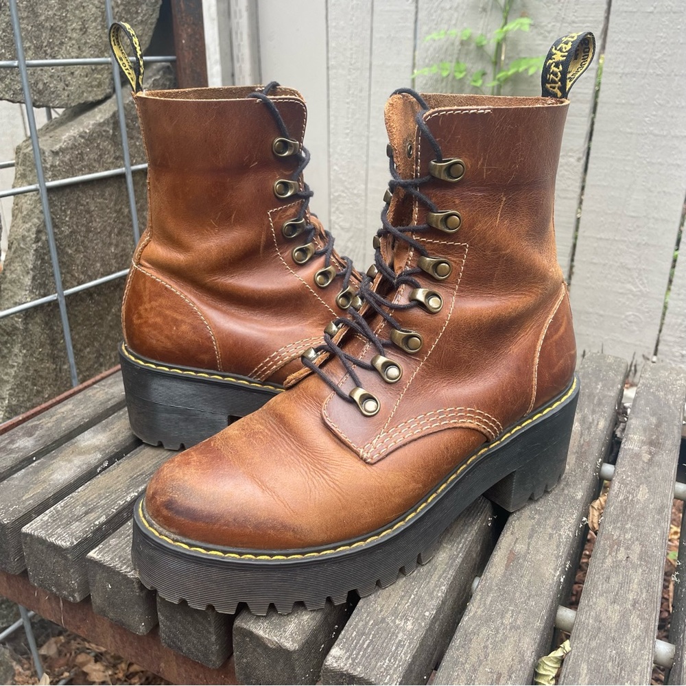 Dr. Martens Leona boot!